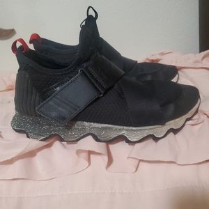 Sorel Black 8.5 Womens Sneaker Kinetic Impact red tag detail